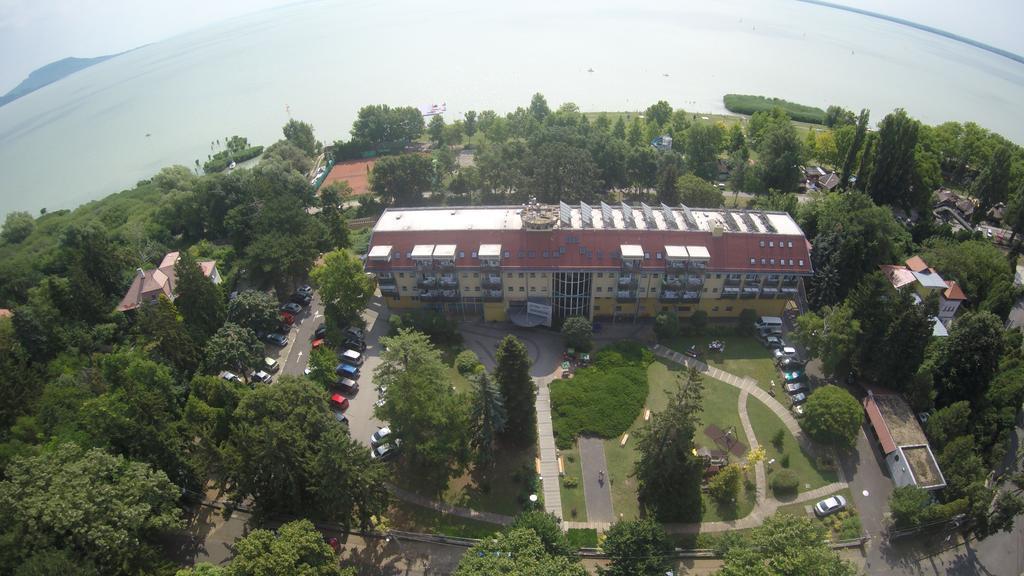 Hotel Panorama Balatongyörök Екстериор снимка