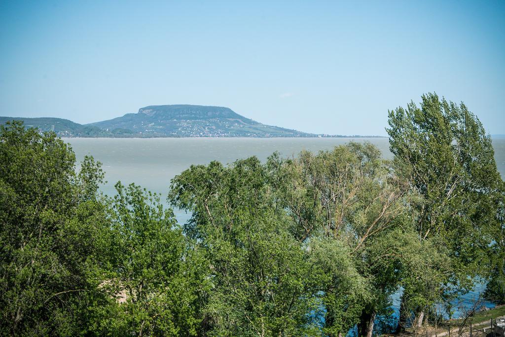 Hotel Panorama Balatongyörök Екстериор снимка