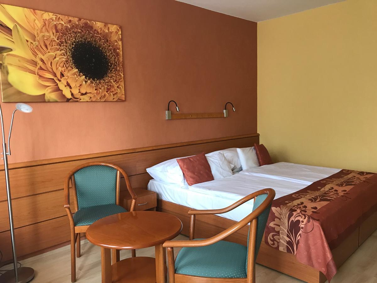 Hotel Panorama Balatongyörök Екстериор снимка