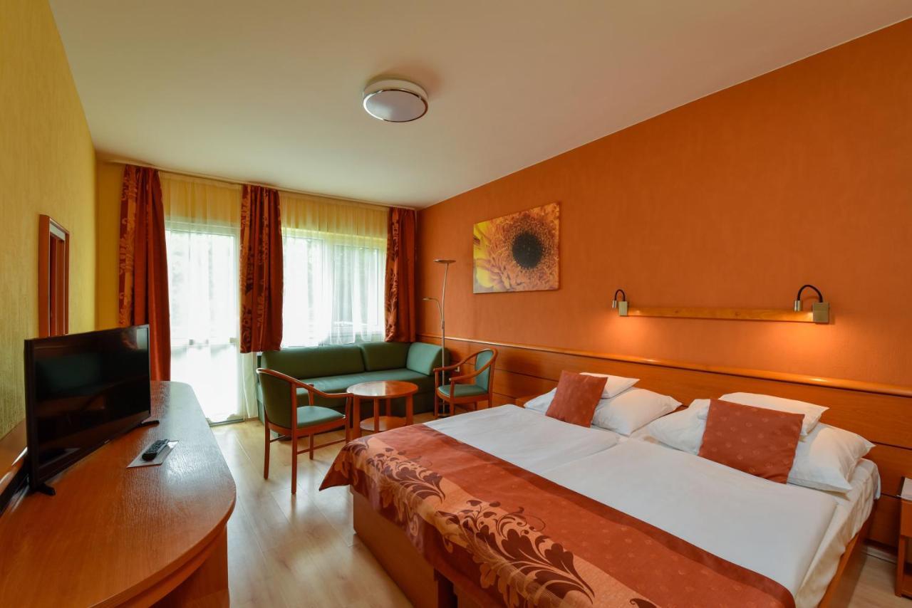 Hotel Panorama Balatongyörök Екстериор снимка