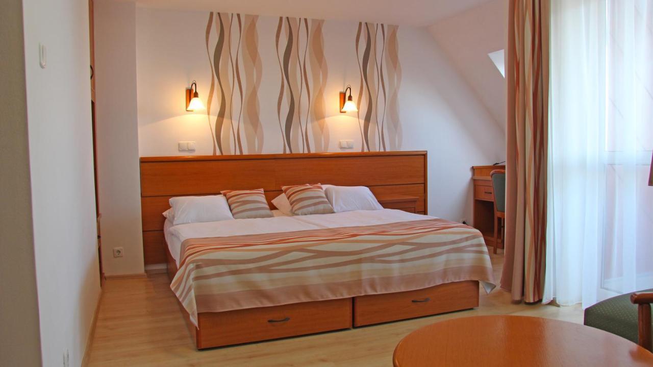 Hotel Panorama Balatongyörök Екстериор снимка