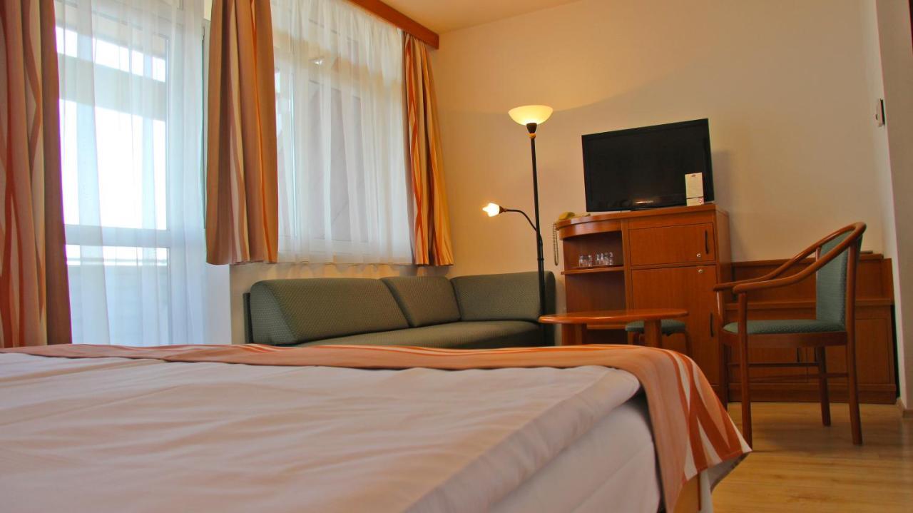 Hotel Panorama Balatongyörök Екстериор снимка