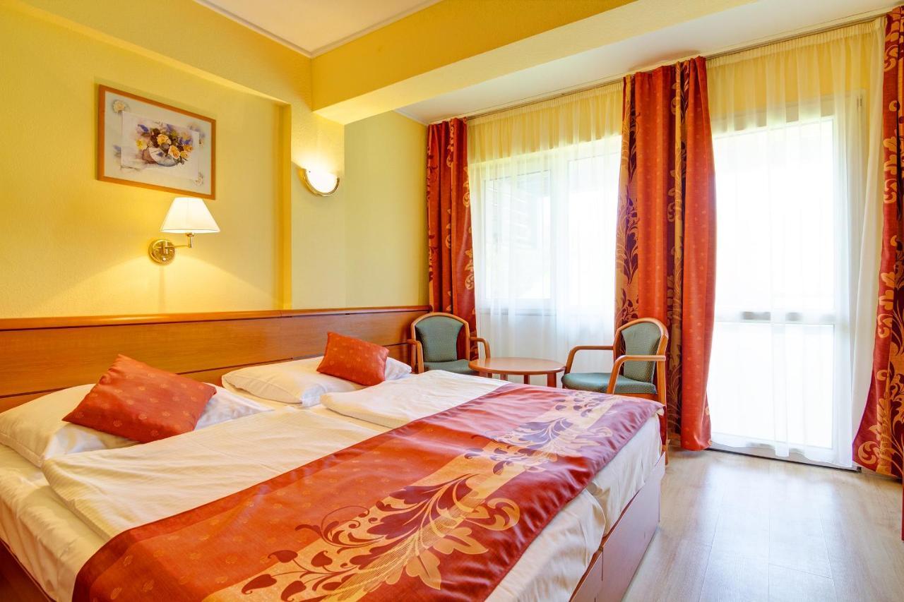 Hotel Panorama Balatongyörök Екстериор снимка