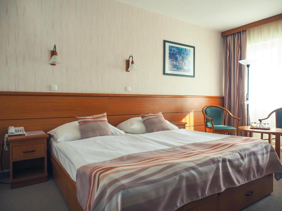Hotel Panorama Balatongyörök Екстериор снимка